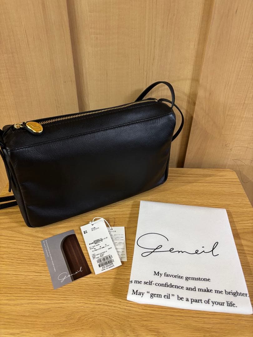 美品gemeilダブルハンドルスクエアショルダーバッグ