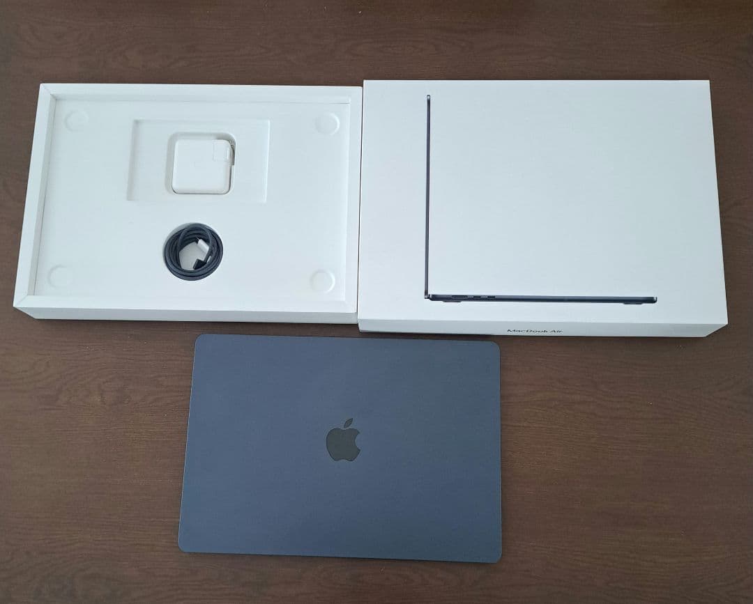 D*n様 MacBook Air M3 16GB/512GB ミッドナイト70W