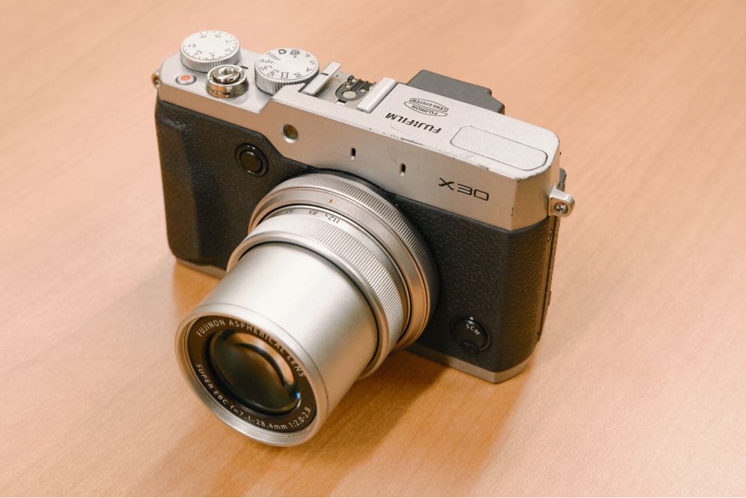 【難あり】Fujifilm X30 コンパクトデジタルカメラ