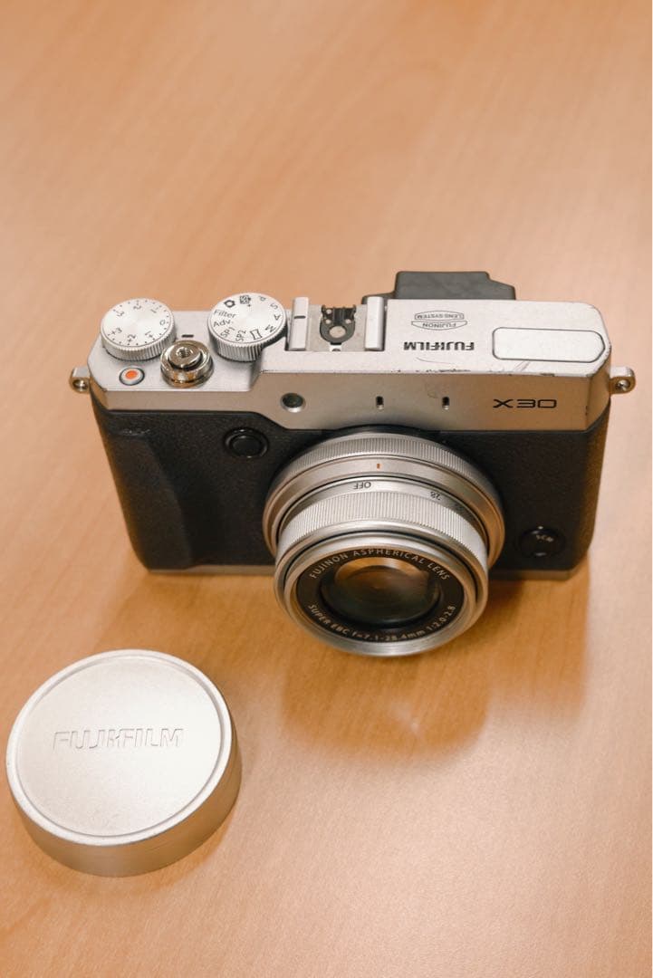 【難あり】Fujifilm X30 コンパクトデジタルカメラ