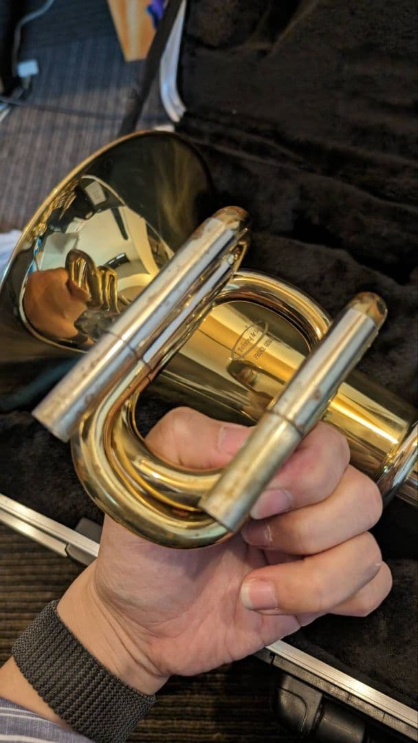 f*i様 トラベル　チューバ（管楽器調律済み）