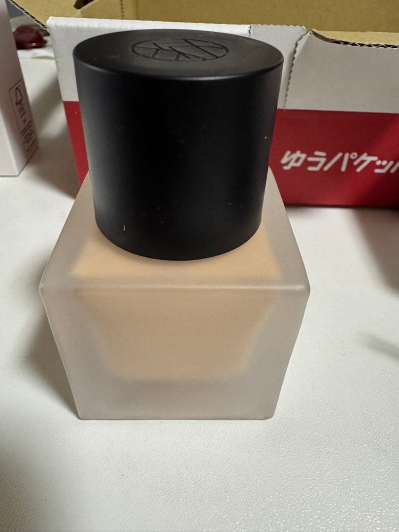 shu uemura unlimited ファンデ2種、モチバーム、ブラシセット