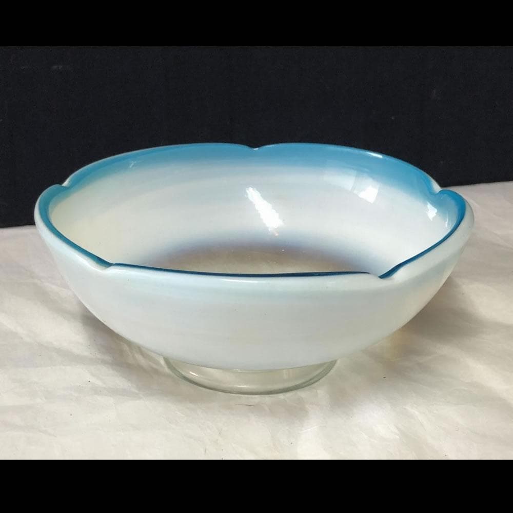 e2255 乳白ガラス 鉢 口径15cm ガラス鉢 乳白色 硝子鉢