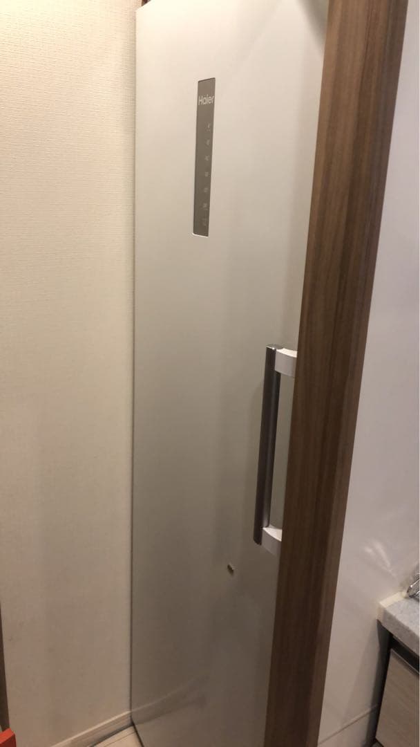 専用　スリムタイプ冷凍庫 ホワイト