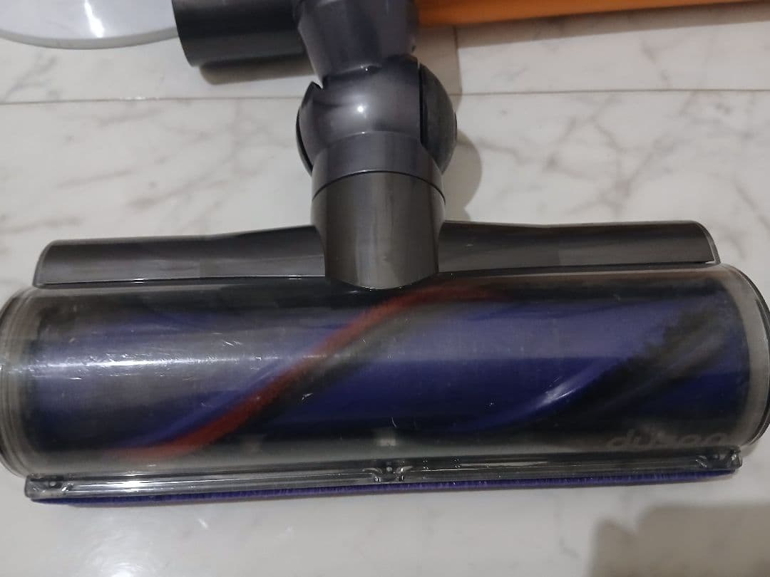 ダイソンSV12 コードレスクリーナー スタンド付き