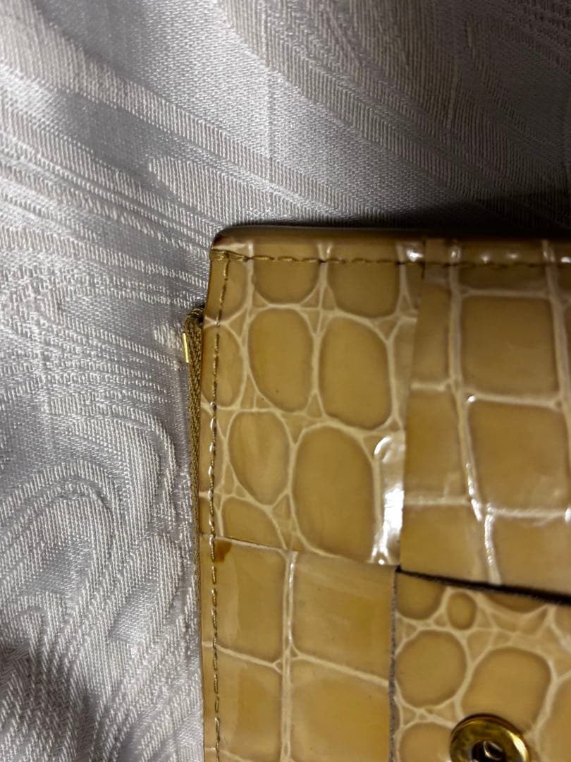 BOTTEGA VENETA ベージュ三つ折り財布