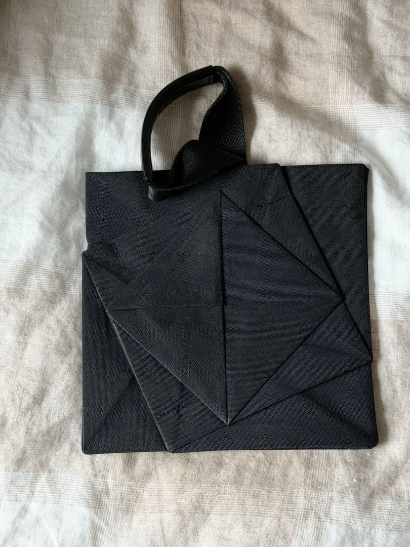 132 5. ISSEY MIYAKE STANDARD BAG ハンドバッグ