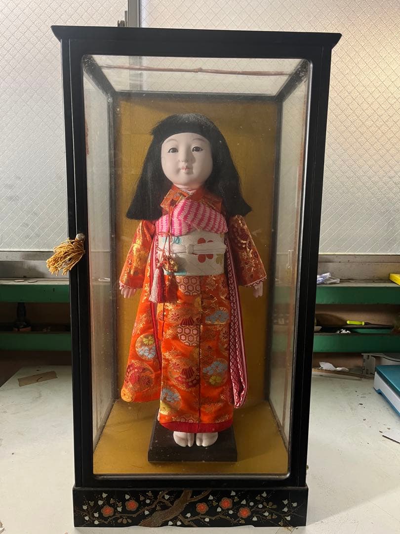 市松人形 オレンジの花柄着物 ケース付き