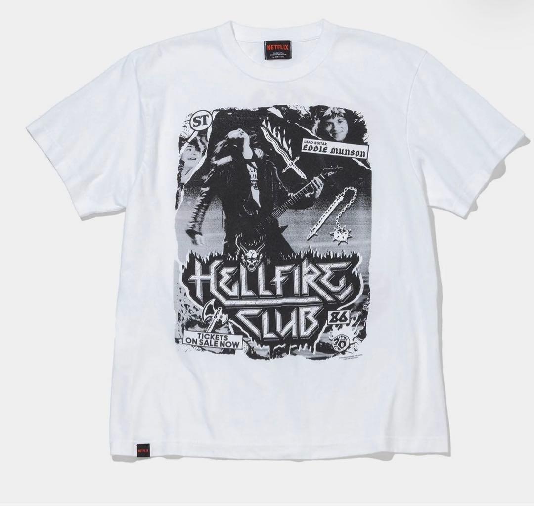 ストレンジャーシングス　V.A.のコラボTシャツ　アクキーつき