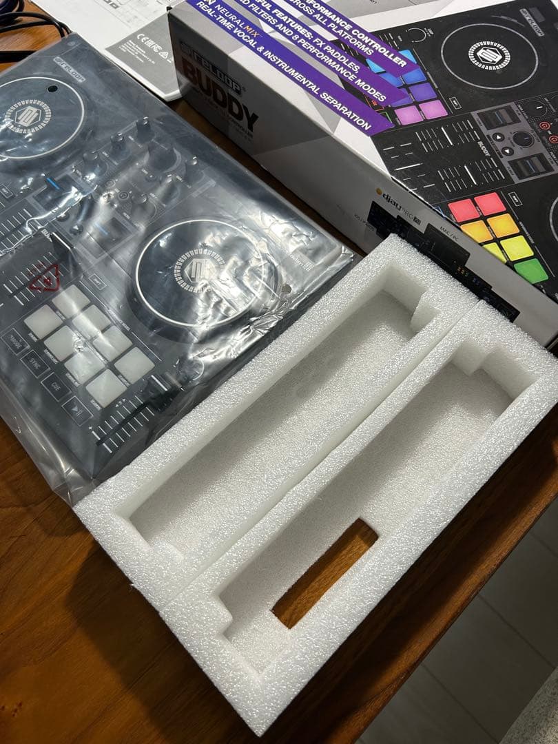 新品◆DJコントローラーBuddy◆ djay+Apple Music対応