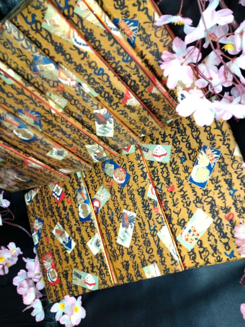 ♥春の新メーニューに【高級・金彩まとい文字柄・メニューブック】♦8冊