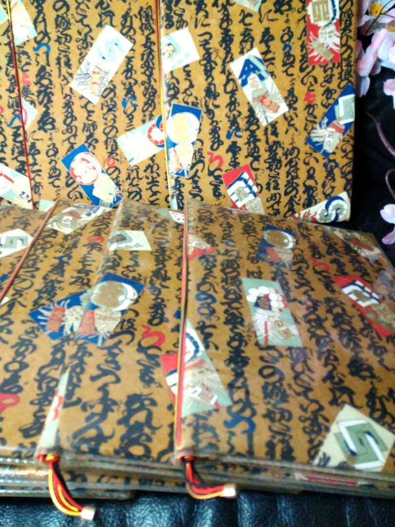 ♥春の新メーニューに【高級・金彩まとい文字柄・メニューブック】♦8冊