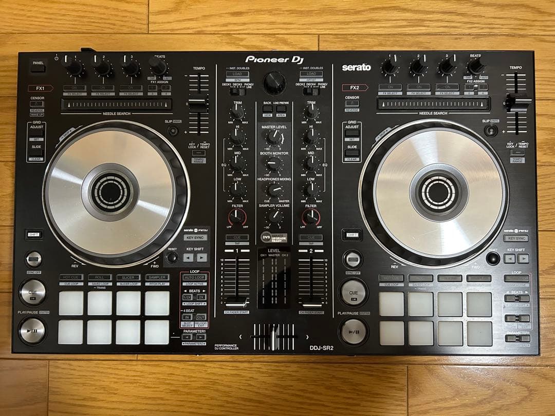 Pioneer DJ DDJ-SR2 コントローラー