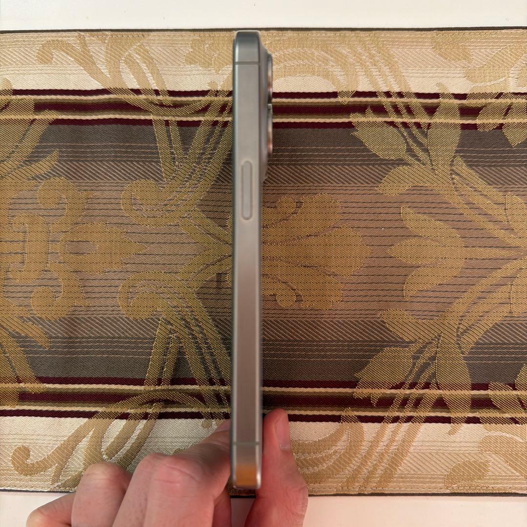 【はいはい様】iPhone15Pro 256GB ナチュラルチタニウム