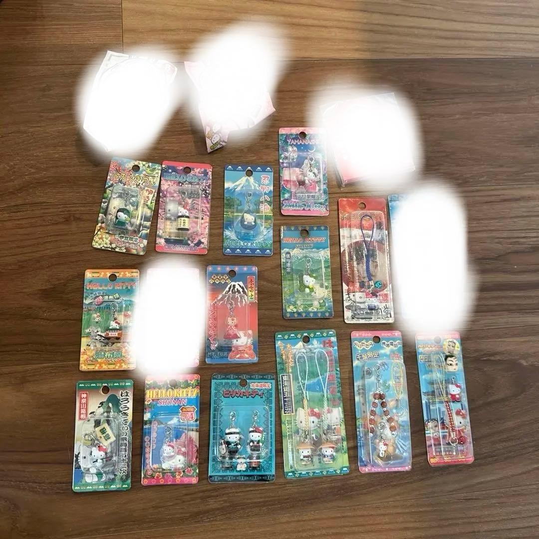 ご当地キティ　グッズ　ストラップ、チャームなど