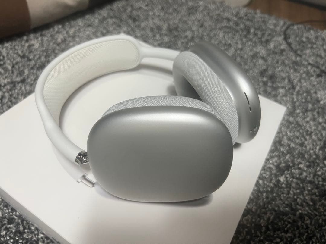 AirPods Max シルバー 専用ケース付き　超美品　試着程度