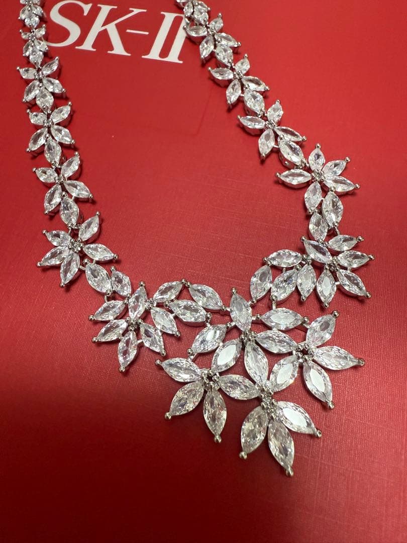 ティアラ　ネックレス　イヤリング　ウエディング　結婚式　ブライミーbrideme