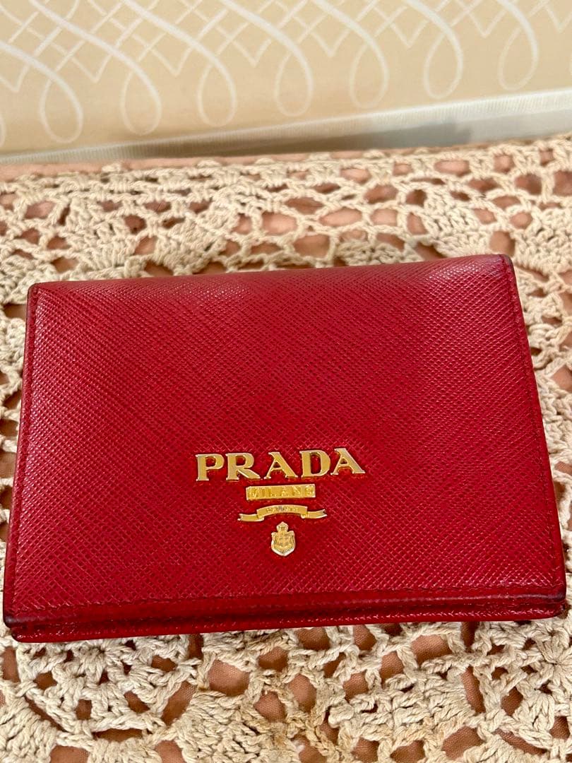 PRADA サフィアーノレザー 財布　赤