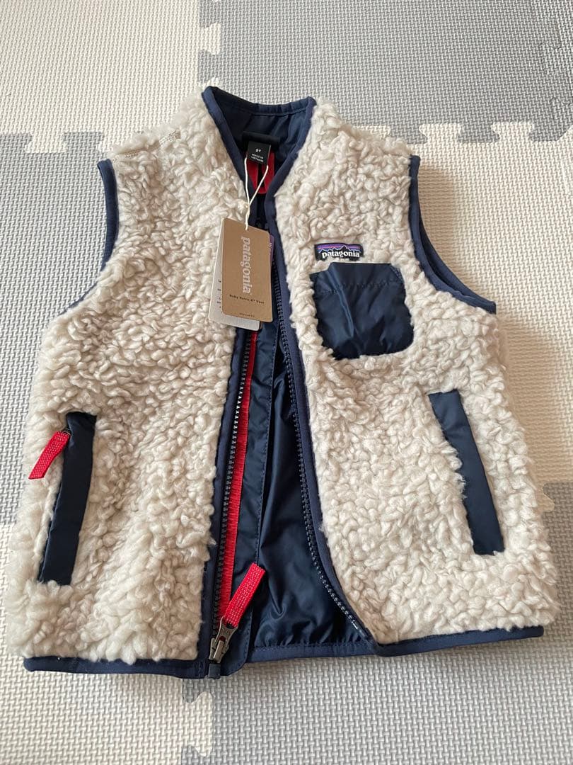 新品未使用品　patagonia ベビー・キッズ フリース ダウンベスト　2T