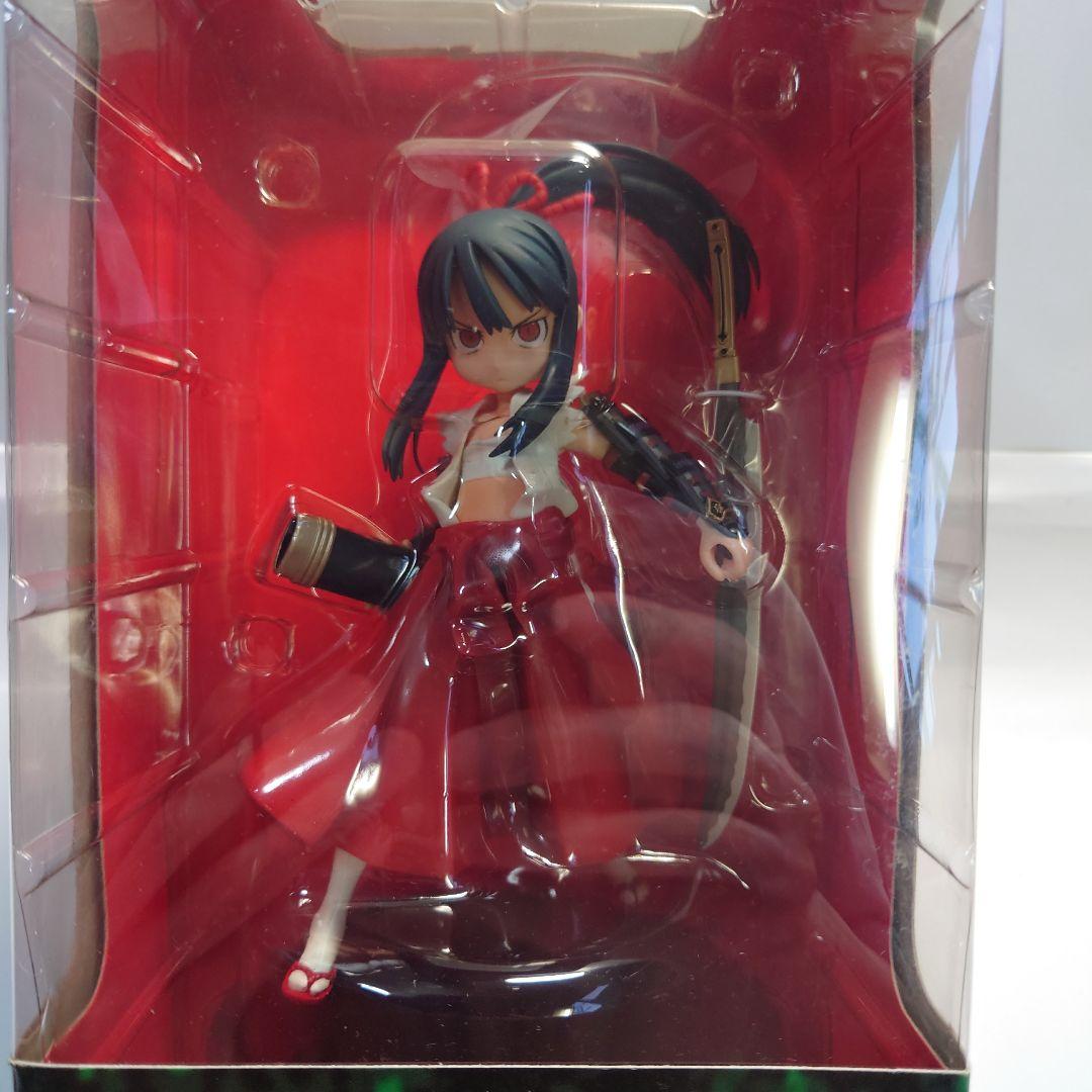 世界樹の迷宮 フィギュア パラディンの女の子 ブシドーの女の子 ★未開封新品★