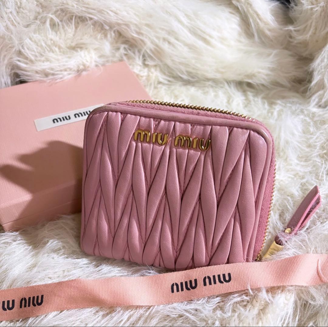 miu miu キルティング 二つ折り財布 ピンク 【正規品】