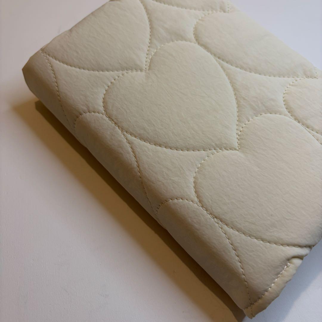 【再入荷】バインダーカバー　アイボリー　ビッグハート　A6 韓国　貯金