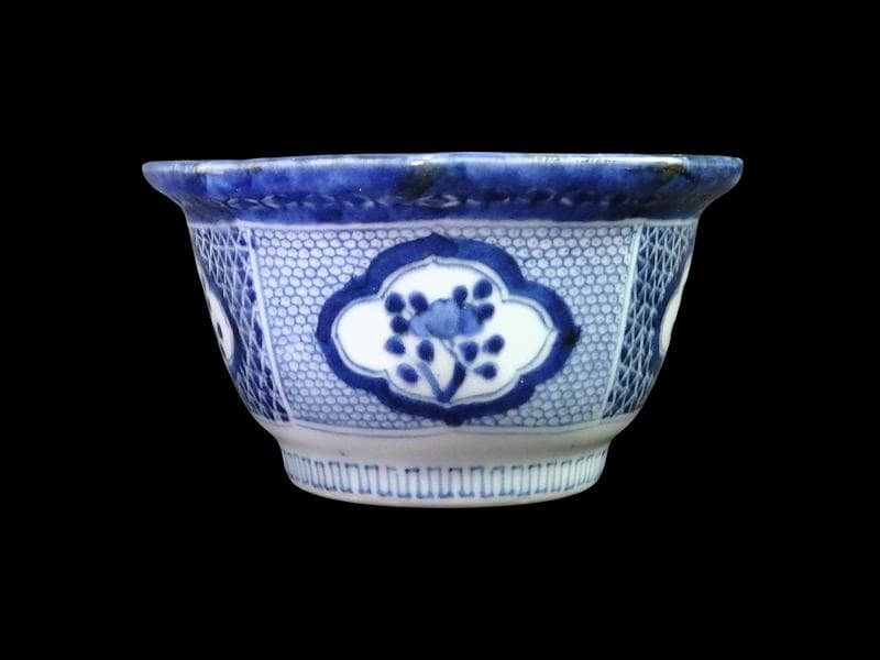 古伊万里　染付　毘沙門亀甲紋に花図　八角向付 ５客　A234AS-DBb