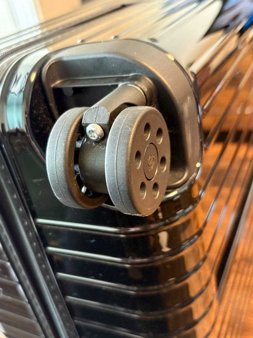 バッグ RIMOWA ESSENTIAL LITE CABIN 37L BLACK