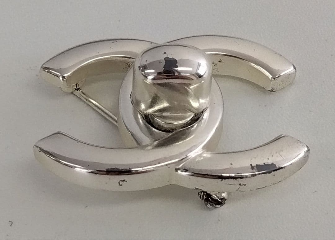 APX03 シャネル 極美品 ターンロック ココマークブローチ 箱付き