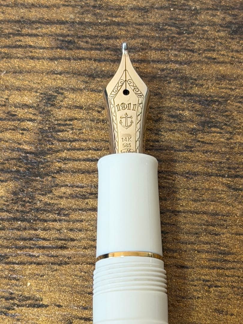 新品未使用　長刀　アイボリー　ふでDEまんねん　NAG セーラー　万年筆