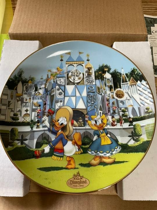 シリアルナンバー入りドナルド&デイジーのお皿