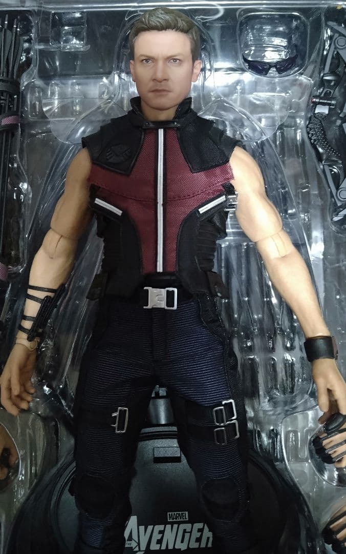 【現状品】hottoys ホークアイ アベンジャーズ ホットトイズ