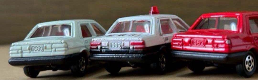 トミカ トヨタ カローラ 4ドアセダン 3 台セット