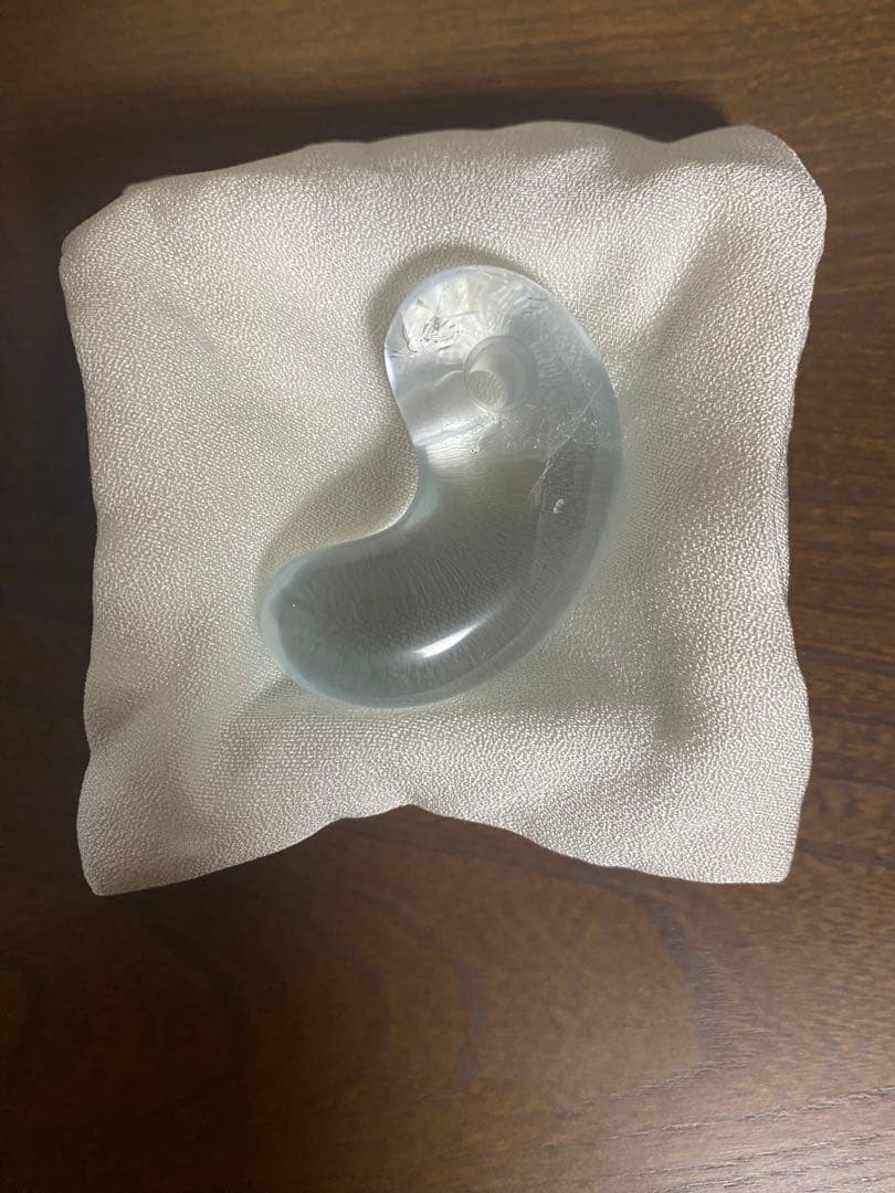 【特注品】国産トパーズ　勾玉