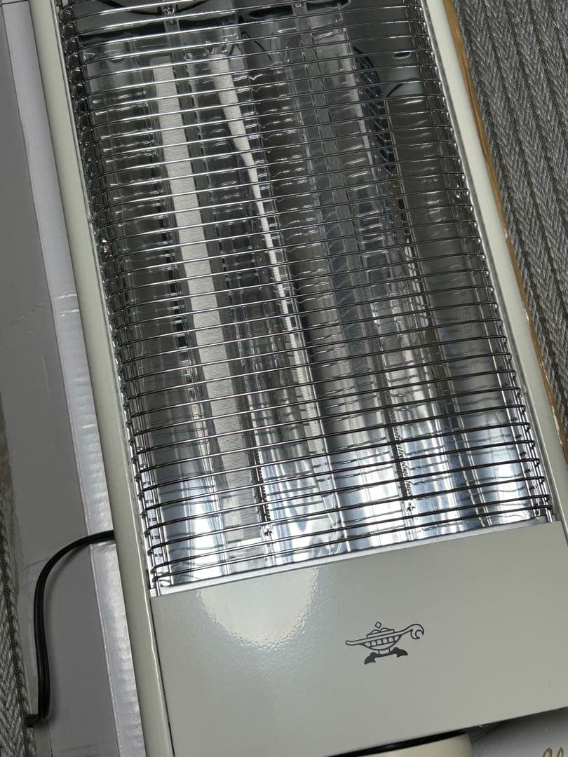 【未使用アウトレット品】アラジン 遠赤グラファイトヒーター AEH-G100A