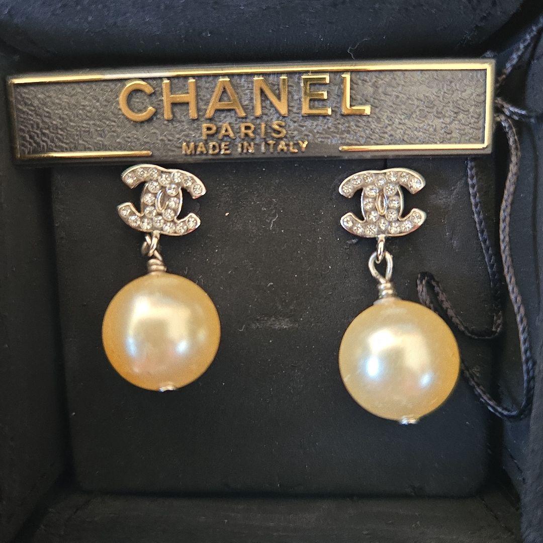CHANEL　パールピアス