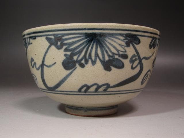 【セール中】★　膳所焼　安南写　唐草文茶碗　表千家十三代即中斎の花押★x327