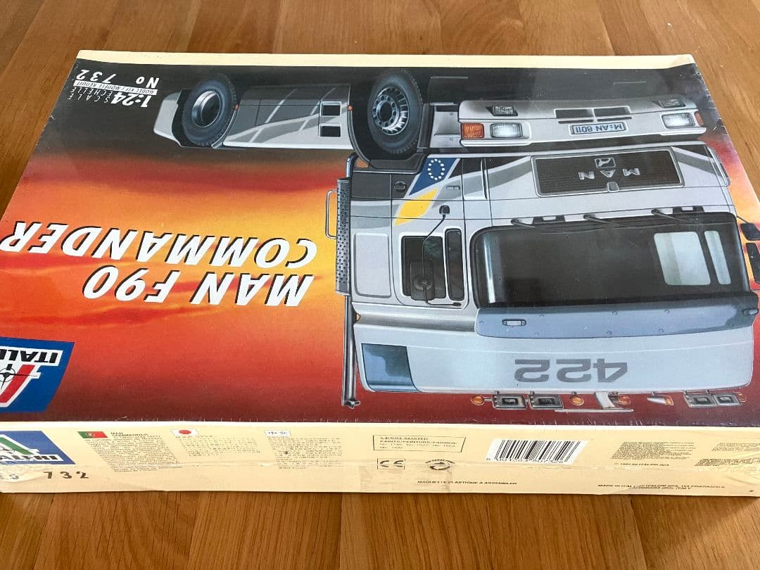イタレリ 1/24 MAN F90 コマンダー プラモデル