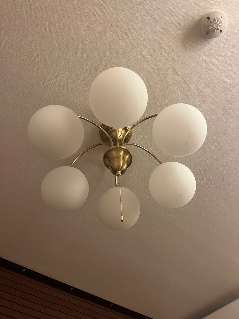 モダンシーリングライト 6灯 ホワイト・ゴールド ヤマギワ　照明