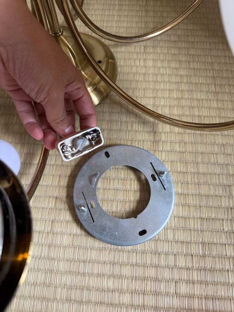 モダンシーリングライト 6灯 ホワイト・ゴールド ヤマギワ　照明