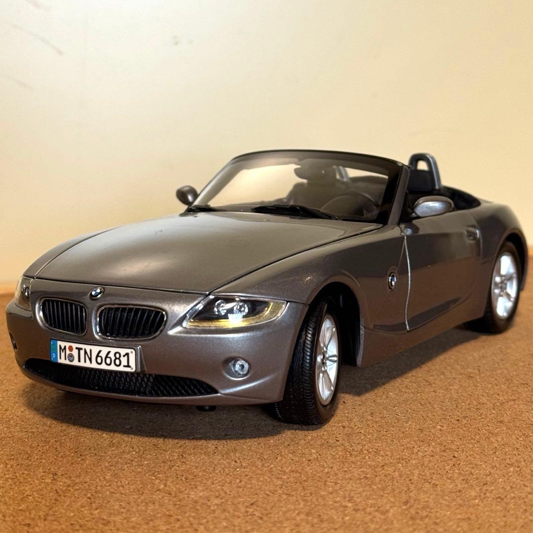 BMWオリジナル　BMW Z4 E85 1/18