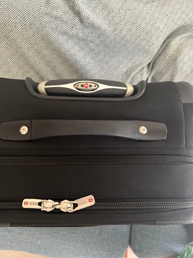 ヴィクトリノックス製スーツケース - 清潔で丁寧に使用された高品質モデル