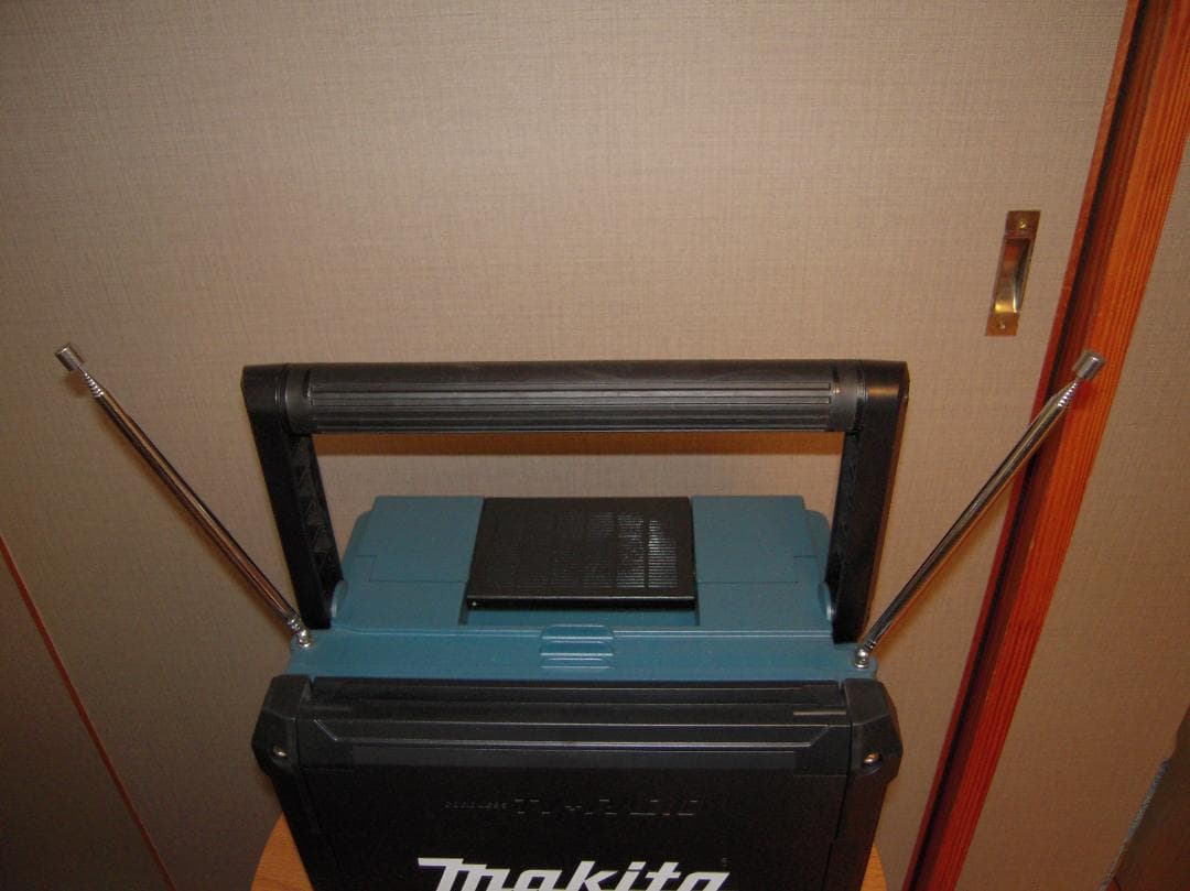 クラウンさん 専用 マキタ Makita 充電式 ラジオ テレビ TV100