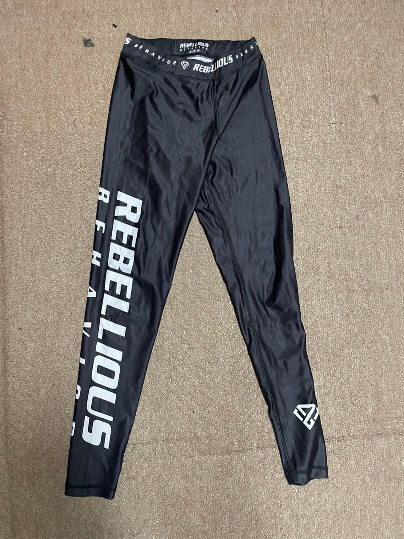 REBELLIOUS BEHAVIOR ラッシュガード　スパッツ　セット