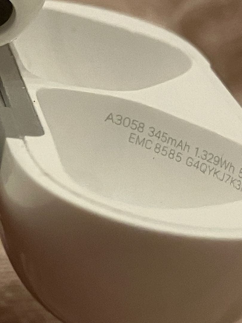 Apple AirPods4本体・充電ケース付き(ノイズキャンセリングなし)