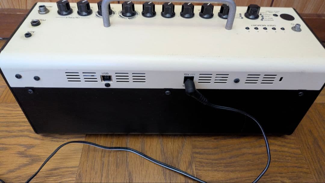 きゃろ　Yamaha THR10 ギターアンプ クリーム　難あり