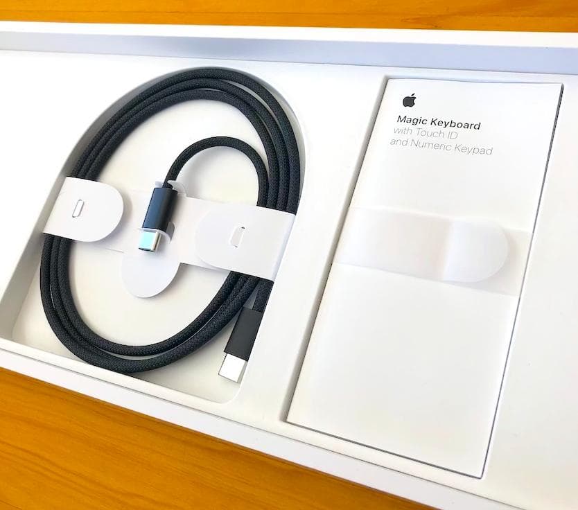 極上品｜USB-C｜Touch ID｜Magic Keyboard｜BLACK