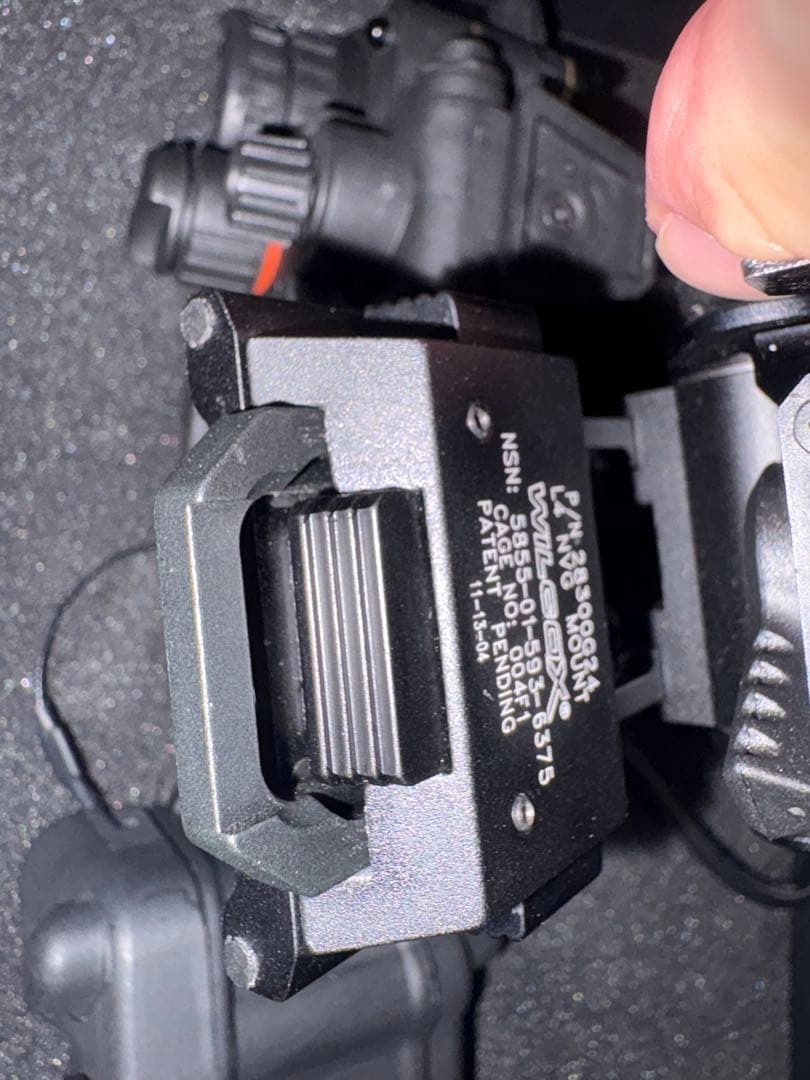 PVS31　デジタルナイトビジョン 実動 IRバッテリーボックス実物米軍マウント