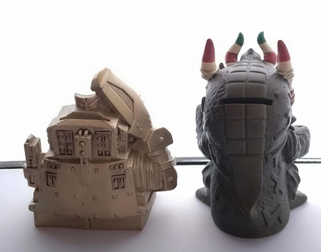 ご当地ウルトラマン 30+3個　カネゴンバルタンピグモンセブン地域限定ストラップ