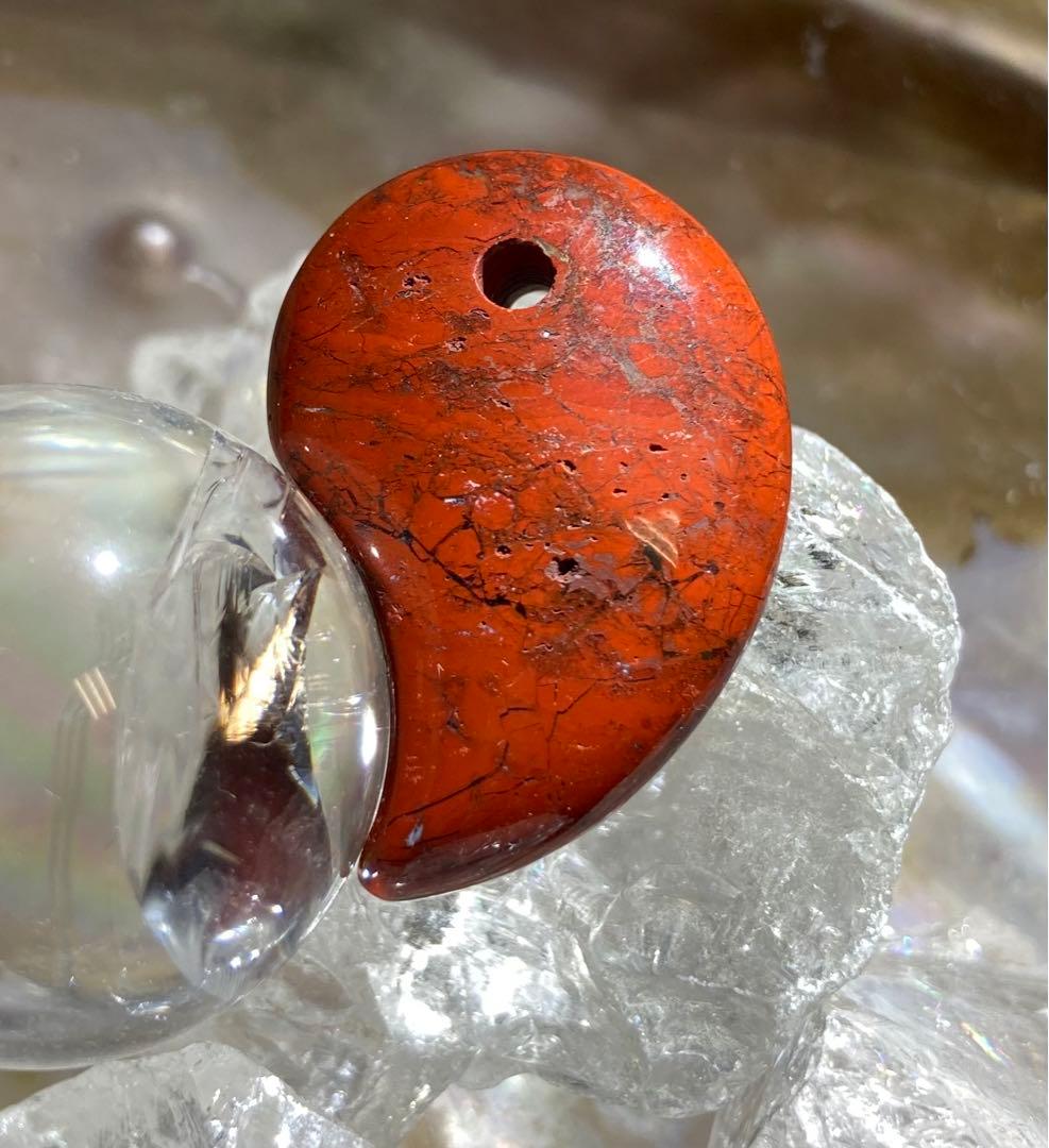 佐渡赤玉石の勾玉②